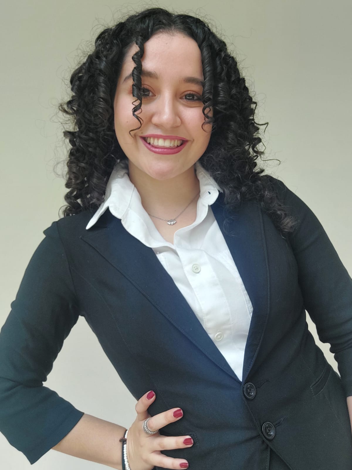 Persona feliz conectando con su psicólogo
